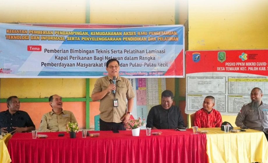 Bimtek dan Laminasi Kapal Perikanan Bagi Nelayan Di Desa Temajuk Kec. Paloh