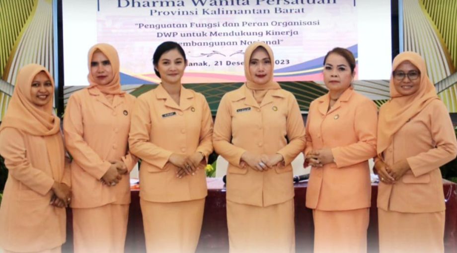 Dharma Wanita Persatuan DKP Prov. Kalbar hadiri peringatan hari ibu, HUT DWP Serta Rapat Kerja Daerah